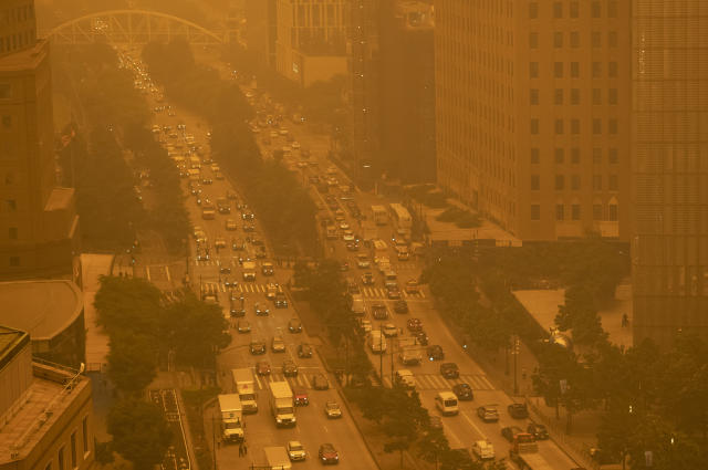 New York Yankees fans react to smoke from Canadian wildfires shrouding  Yankee Stadium: Toronto trying to screw us over even when they don't play  us