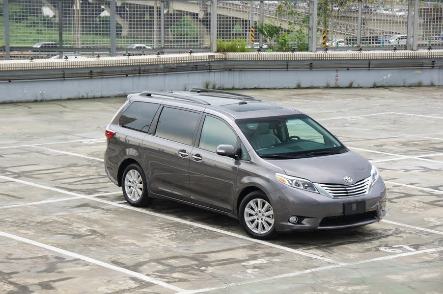 來得早，不如來得巧，試駕Toyota美國休旅車旗艦Sienna Limited，總代理車開起來果然很有「感」