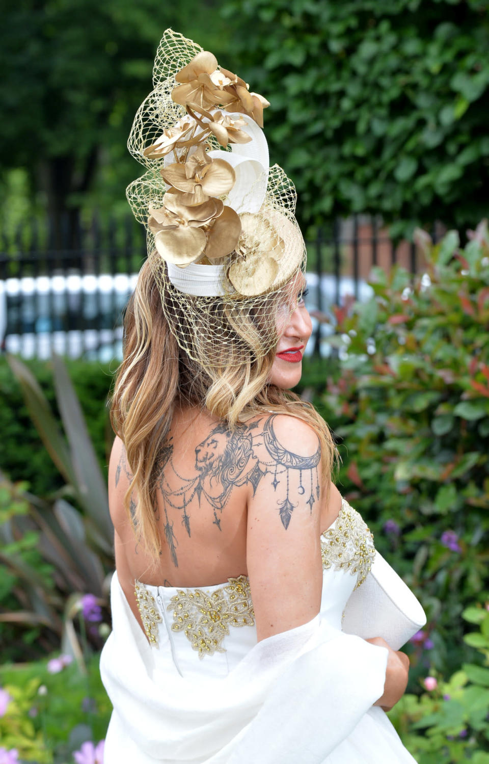 This lady appeared to have mixed up Ascot with her mate’s wedding… 