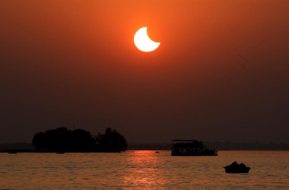 PHOTO: A partial solar eclipse is pictured in Bhopal, India, Oct. 25, 2022. (Xinhua via Getty Images)