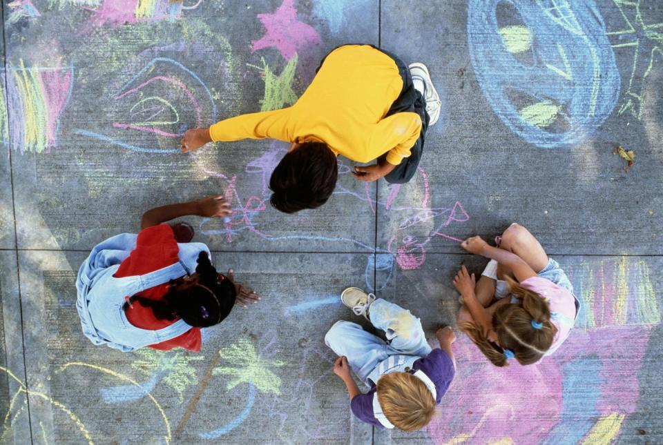 summer activities for kids sidewalk chalk art