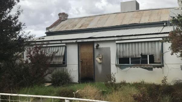 A picture of the house sold for $7,000 in Hay, NSW.