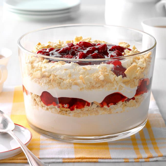 Cheesecake Strawberry Trifle