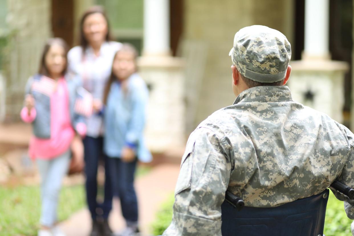 family welcomes home USA army soldier