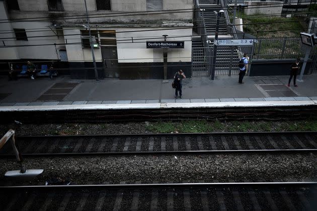 La station Denfert-Rochereau à Paris, quasiment désertées vendredi matin.