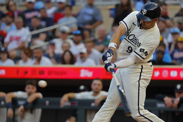 Carlos Correa's RBI single in the 10th inning gives Twins a 4-3 win over  Mariners