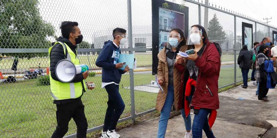 Universitarios BUAP apoyan votación en línea para renovar rectoría