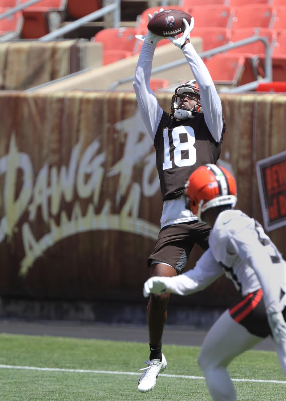 Cleveland Browns rookie receiver David Bell makes a touchdown catch during minicamp drills on Thursday, June 16, 2022 in Cleveland, Ohio, at FirstEnergy Stadium.