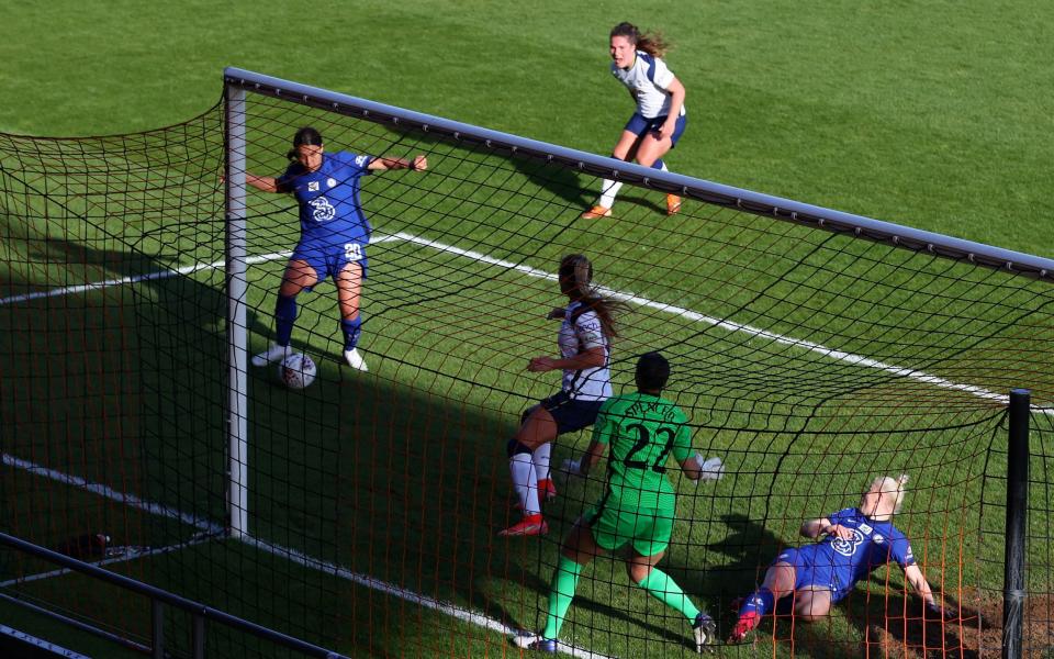 Chelsea one win away from Women's Super League title after outclassing Tottenham - GETTY IMAGES