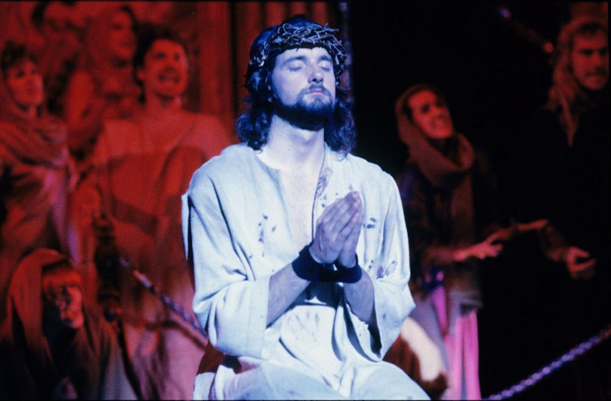 Actor Dave Willetts as Jesus in a production of "Jesus Christ Superstar" in Zurich in 1992. <a href="https://www.gettyimages.com/detail/news-photo/jesus-christ-superstar-im-z%C3%BCrcher-corso-1992-news-photo/1174258162?adppopup=true" rel="nofollow noopener" target="_blank" data-ylk="slk:Philippe Rossier/RDB/ullstein bild via Getty Images;elm:context_link;itc:0;sec:content-canvas" class="link ">Philippe Rossier/RDB/ullstein bild via Getty Images</a>