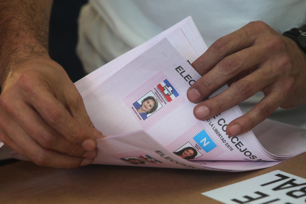 El Salvador aguarda por los resultados de las elecciones municipales