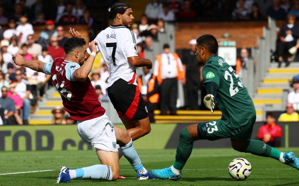 Raul Jimenez scores