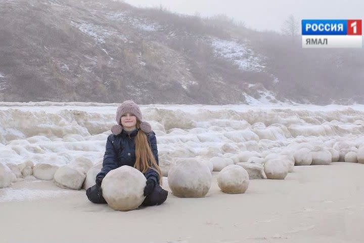 Dirty Snowballs – floating at rottnest