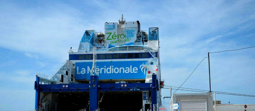 L'armateur La Méridionale a dévoilé lundi son ferry « zéro particule », qui reliera Marseille à la Corse, et qui est présenté comme une première mondiale.  - Credit:NICOLAS TUCAT / AFP