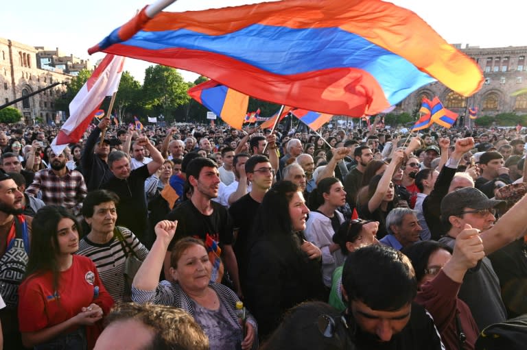 La manifestación del 9 de mayo de 2024 en Ereván contra la cesión de tierras a Azerbayán (Karen Minasyan)