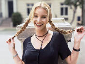 <b>LISA KUDROW</b><br> Imagine what 'Buffay the Vampire Layer' would have to say about this innocent look.