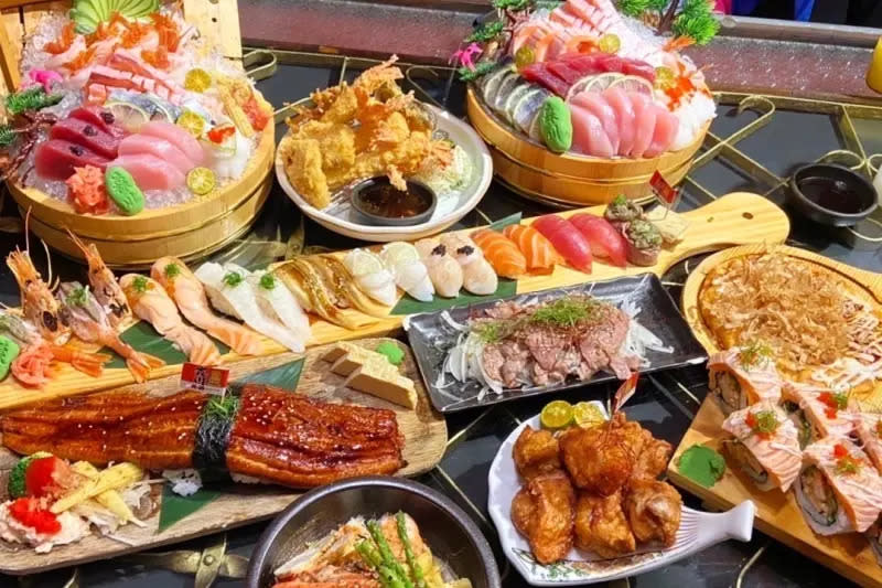▲浮誇系日料店「森川丼丼」，以高 CP值及兼具視覺及味覺美食，受到消費者青睞。（圖／森川提供）