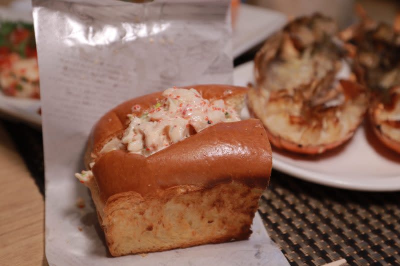 lobsterfest - lobster roll