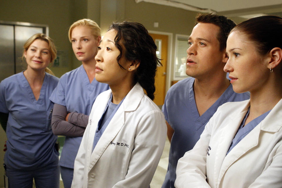 Sandra Oh and the cast of Grey's Anatomy