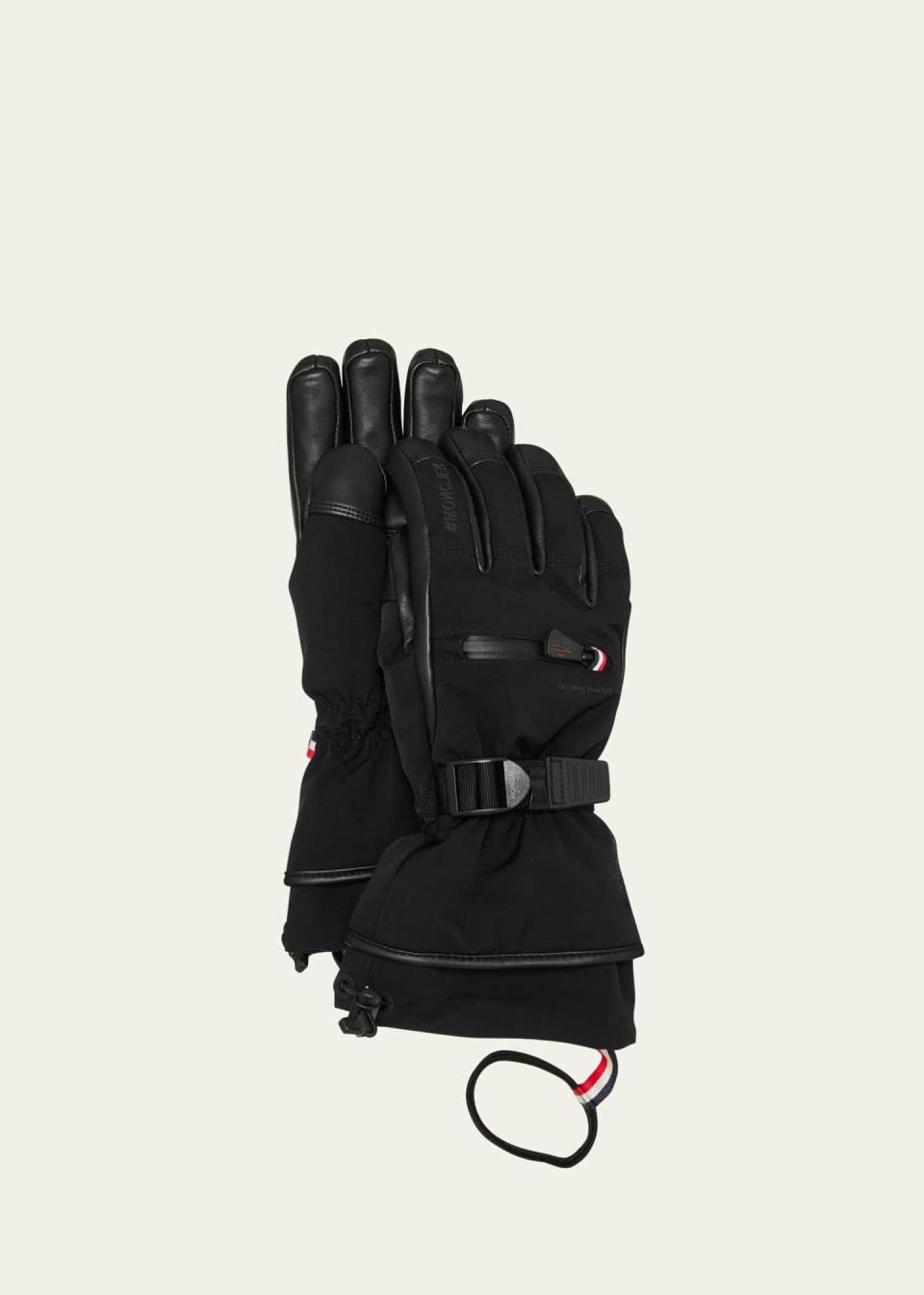 <p><a href="https://go.redirectingat.com?id=74968X1596630&url=https%3A%2F%2Fwww.bergdorfgoodman.com%2Fp%2Fmoncler-padded-gloves-prod182060045&sref=https%3A%2F%2F" rel="nofollow noopener" target="_blank" data-ylk="slk:Shop Now;elm:context_link;itc:0;sec:content-canvas" class="link ">Shop Now</a></p><p>Padded Gloves</p><p>bergdorfgoodman.com</p><p>$950.00</p>