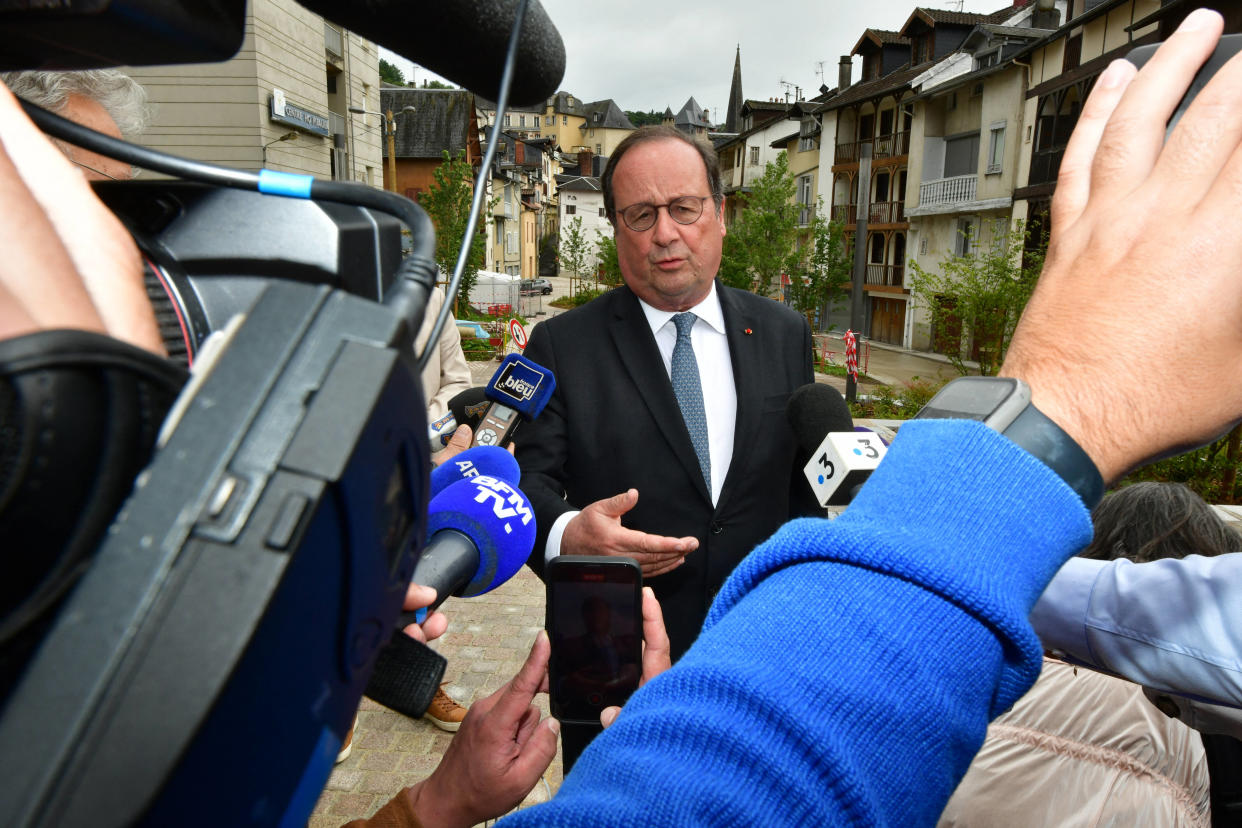 François Hollande et Philippe Poutou deviennent les punching-balls des macronistes