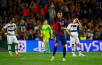 Football - FC Barcelona v Bayern Munich - UEFA Champions League Semi Final First Leg - The Nou Camp, Barcelona, Spain - 6/5/15 Barcelona's Neymar celebrates scoring their third goal Reuters / Kai Pfaffenbach