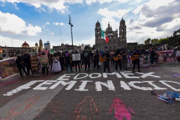 Mujeres exigiendo justicia por todos los feminicidios en el Estado de México.