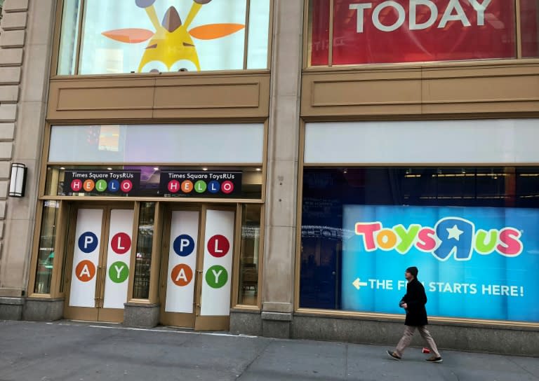 At Toys 'R' Us im Times Square, there were plenty of deals to be made, after the company said it would close all US stores