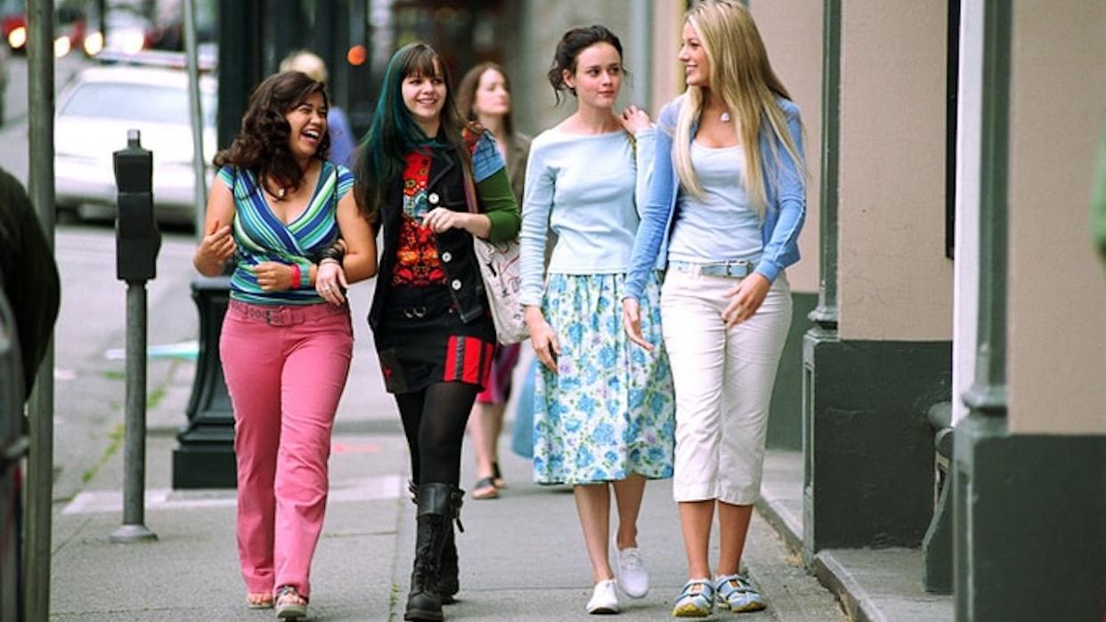  America Ferrera, Amber Tamblyn, Alexis Bledel and Blake Lively in The Sisterhood of the Traveling Pants. 