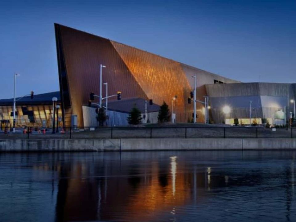 The Canadian War Museum in Ottawa is one of three museums overseen by the Canadian Museum of History, which is a Crown corporation. The museum has been ordered to reinstate historian Joanne Stober. (www.warmuseum.ca - image credit)