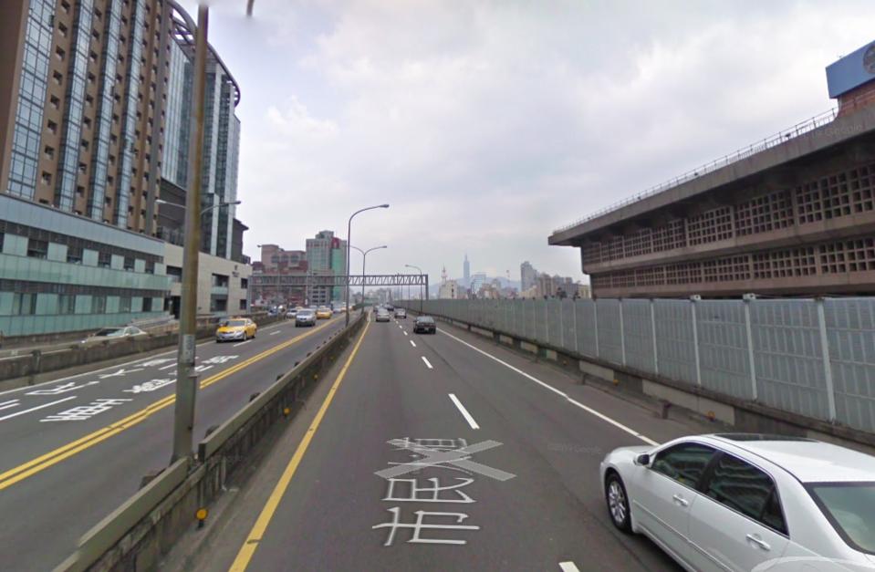 市民大道高架道路元旦起也將新增科技執法設備。（圖／取自Google Map）