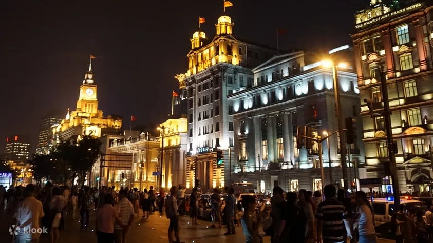 Shanghai Charming Night Bike Tour. (Photo: Klook SG)