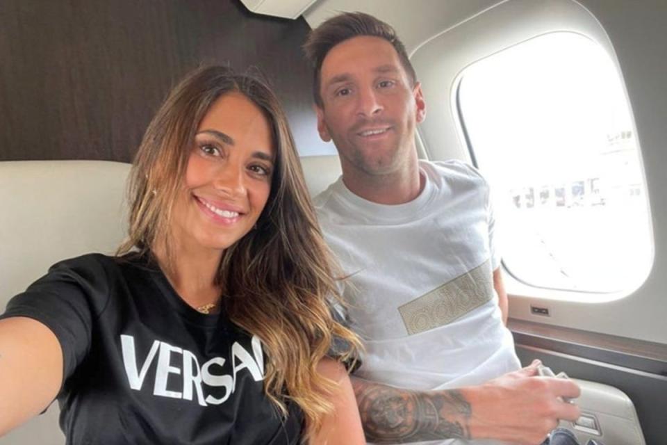 The couple on their private jet en route to Paris last year (Instagram / Antonela Roccuzzo / Reuters)