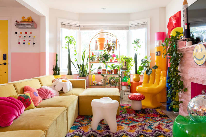 Colorful decorated living room.