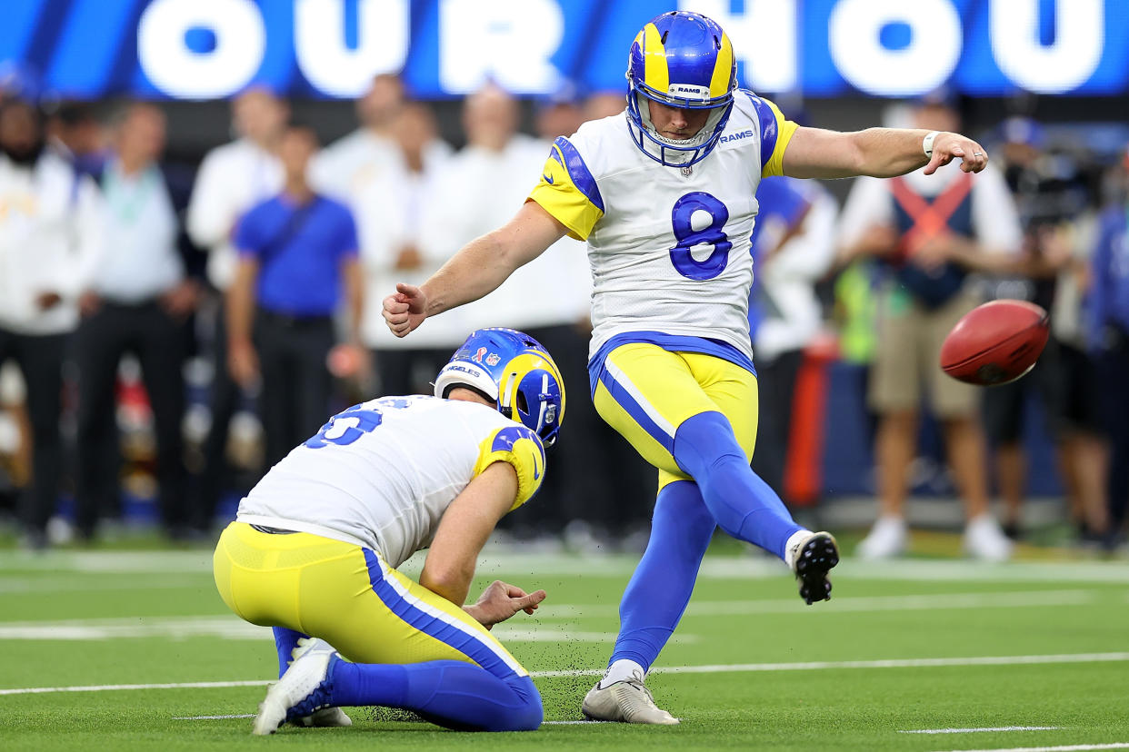 Matt Gay #8 of the Los Angeles Rams 