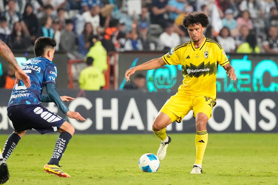 Jun 1, 2024; Pachuca, Hidalgo, Mexico; Columbus Crew forward Jacen Russell-Rowe (19) controls the ball against CF Pachuca midfielder Pedro Pedraza (5) in the second half in the 2024 CONCACAF Champions Cup Championship at Estadio Hidalgo. Mandatory Credit: Adam Cairns-USA TODAY Sports