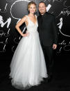 <p>As <em>Mother!</em> premiered in New York, fans finally got a photo of the actress and her director beau of nearly a year side-by-side. They also <a rel="nofollow" href="https://www.yahoo.com/celebrity/jennifer-lawrence-darren-aronofsky-pose-014526547.html" data-ylk="slk:gushed about each other’s work;elm:context_link;itc:0;sec:content-canvas;outcm:mb_qualified_link;_E:mb_qualified_link;ct:story;" class="link  yahoo-link">gushed about each other’s work</a> on the film. (Photo: Taylor Hill/Getty Images) </p>