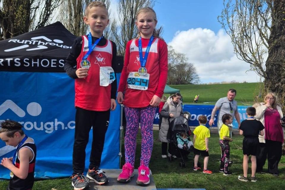 Daniel Kelly and Jessica Treagust celebrate their wins at the Run Through Heaton Park event <i>(Image: Contributed)</i>