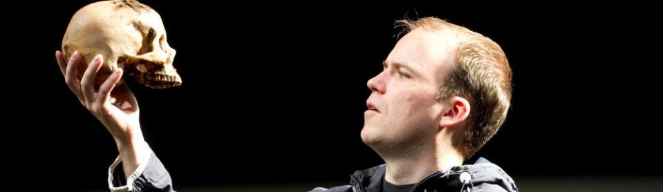 Rory Kinnear (Hamlet) in Hamlet @ Olivier, National Theatre 