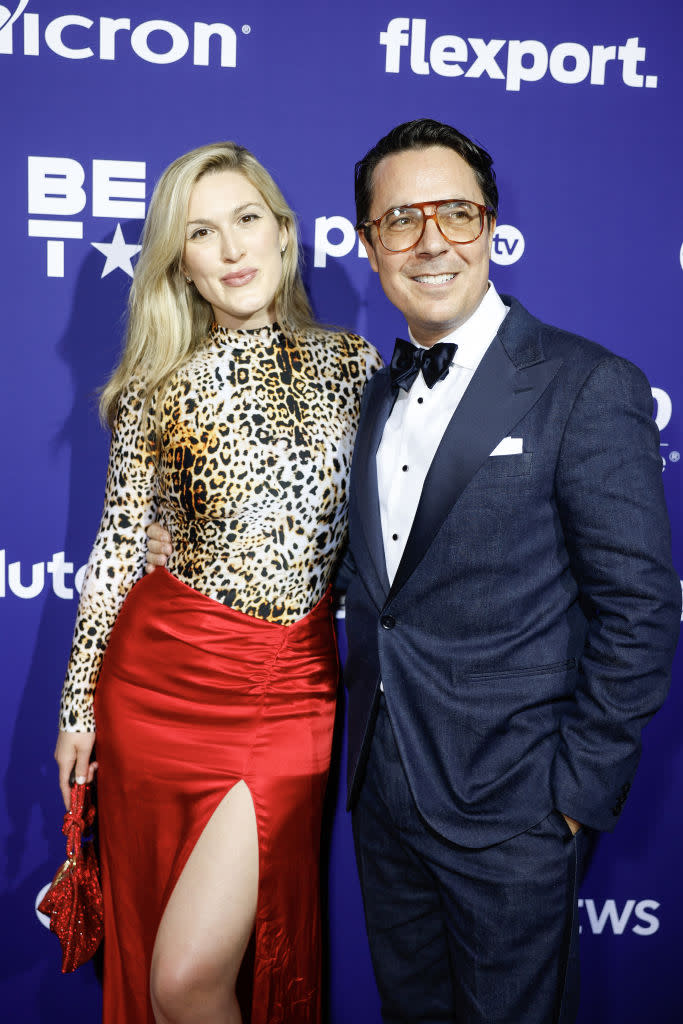 Ryan Lizza and Olivia Nuzzi pose together.