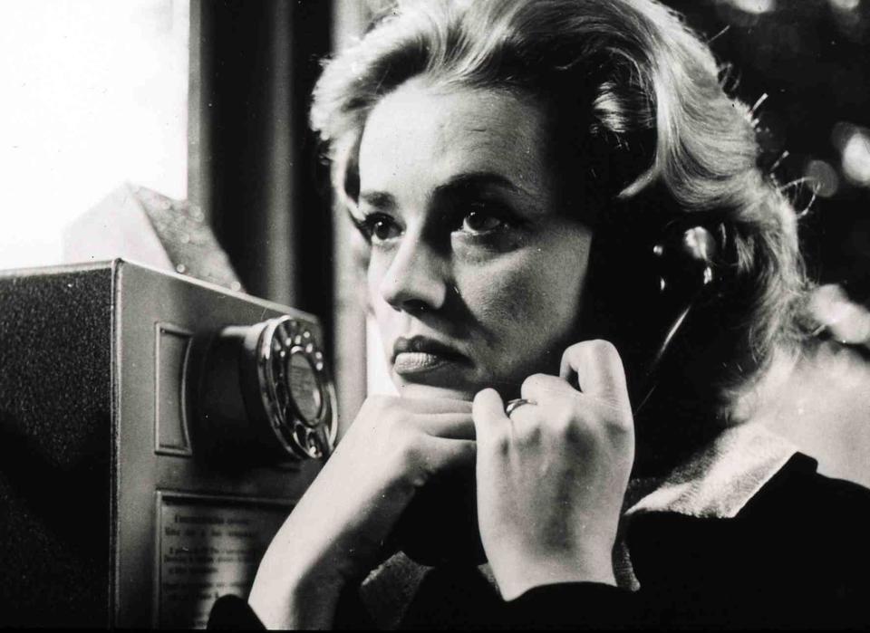 <p>Mit diesem Thriller wurde nicht nur Regisseur Louis Malle zum Superstar, sondern auch Jeanne Moreau. Ein Geschäftsmann entscheidet sich dazu, seinen Chef umzubringen, mit dessen Ehefrau er ein Verhältnis hat. Mit seiner Tat setzt er eine Kettenreaktion in Gang. Malles Film ist ein Schlüsselwerk der Nouvelle Vague und hat Filmemacher über Generationen hinweg beeinflusst. </p>