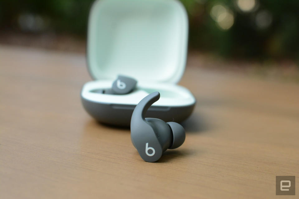 <p>Beats’ latest true wireless earbuds offer all of the best features from Apple’s new AirPods in a less polarizing design.</p>
