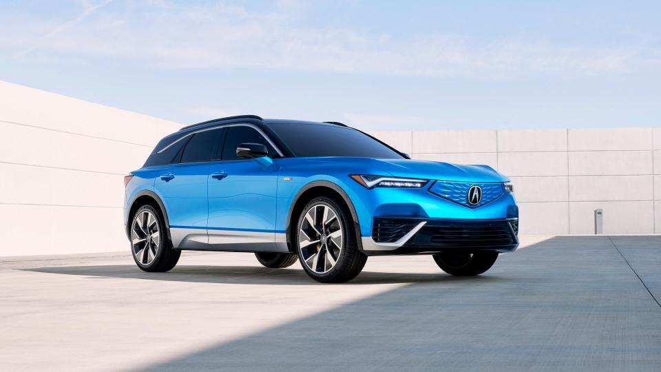 <em>Acura</em>