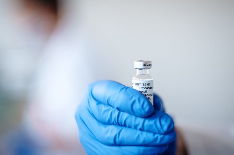 台灣東洋12日宣布取得德國BioNTech SE的武漢肺炎疫苗台灣代理權，估最快2021年首季到貨1000萬劑，供500萬人施打。（圖取自twitter.com/BioNTech_Group）