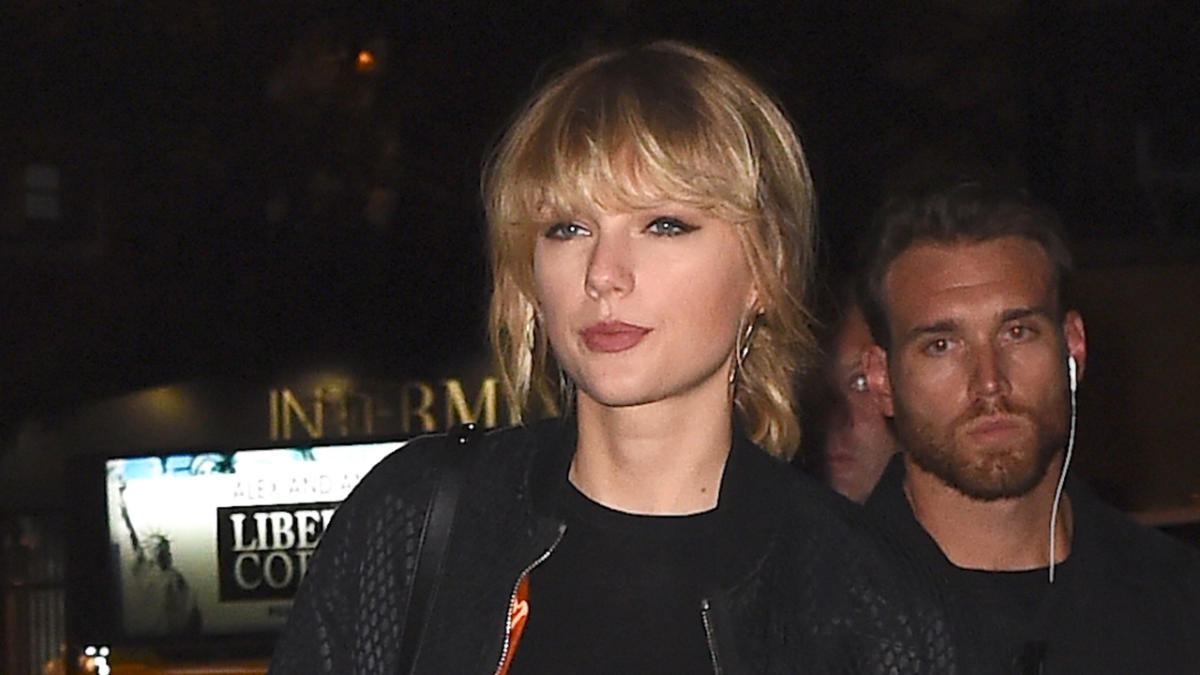 Taylor Swift's Alleged DJ Groping Picture LEAKS