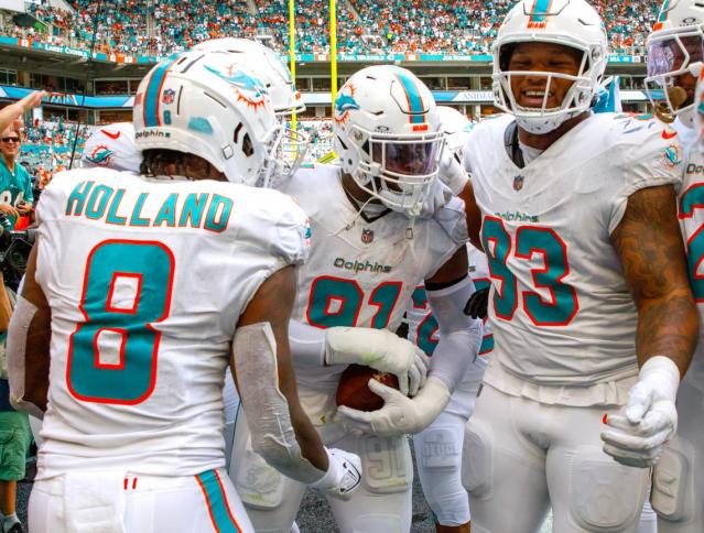 Podcast: Are the Dolphins the best team in the NFL after a