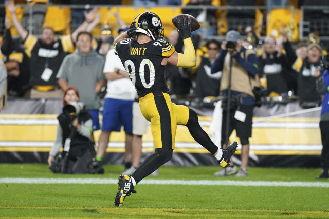 Pittsburgh Steelers cornerback Levi Wallace's second interception of game  ices Steelers 'Sunday Night Football' road win vs. Las Vegas Raiders