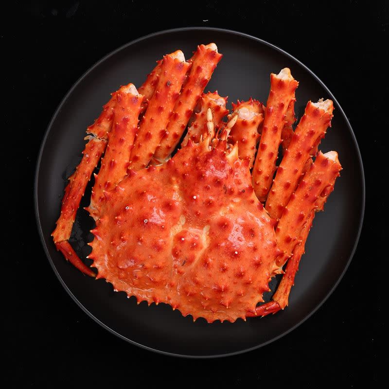 帝王蟹只有三對腳加上一對蟹鉗，而且三對腳皆是向後彎。(示意圖／翻攝自Pixabay)