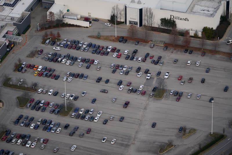 Shoppers head to stores in search of Black Friday savings in Kentucky