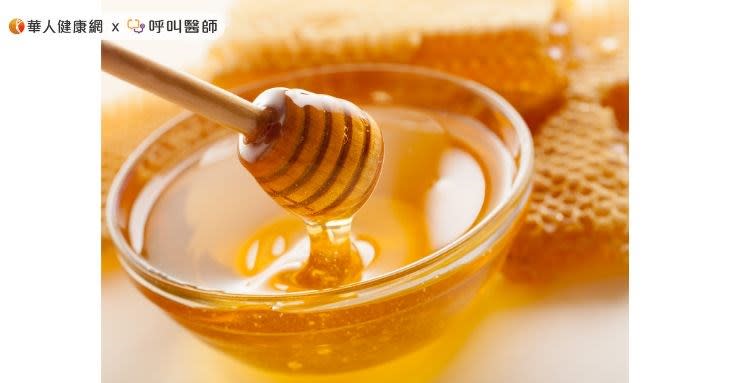 蜂蜜雖含脂肪，但蜂蜜中的脂肪卻是脂肪酸，可以有效降低身體對脂肪的吸收度，還能排走體內的毒素，改善便祕的狀況。